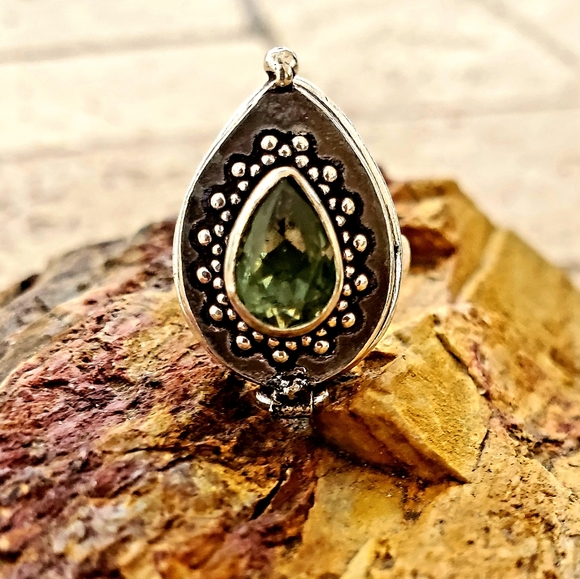 New Green Quartz 925 Silver Poison Ring. - Picture 15 of 16